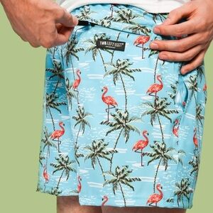 Two Left Feet Mens Swim Trunks NWT UV Protected ,Pockets Size XL